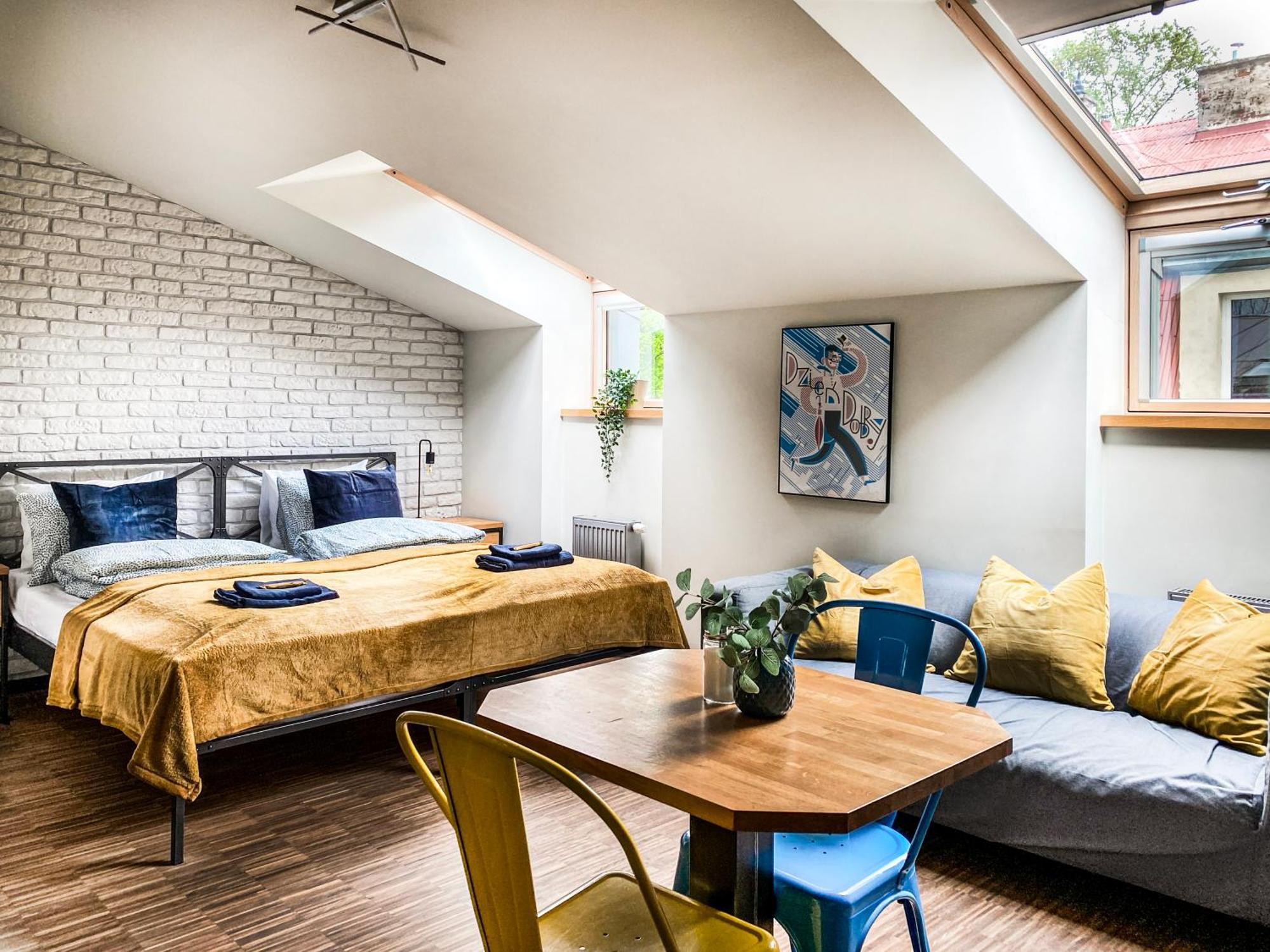 Cozy With Ac For Couples - Old Town Apartment