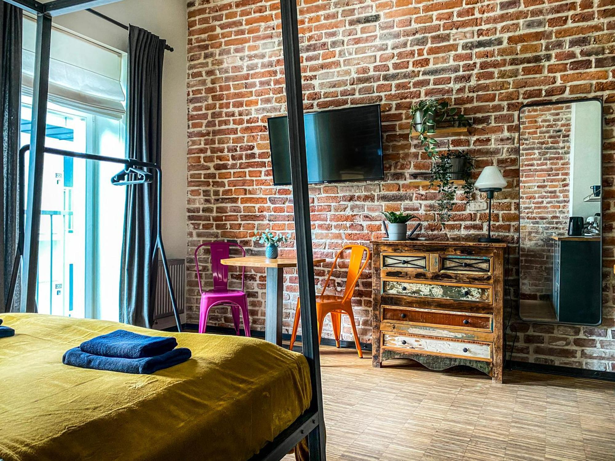 Cozy With Ac For Couples - Old Town Apartment *